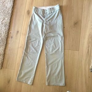 Under Armour Grey YM Loose Baseball Pants Like New Double Snap Closure.
